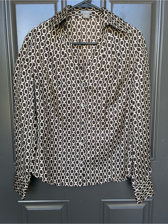 Ann Taylor Tops - Ann Taylor Chain-Print Button-Front Blouse